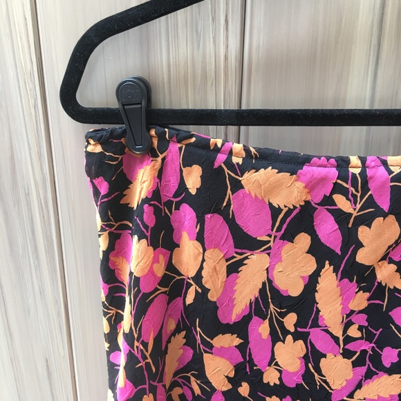Leaf Print Skirt | Clio - Picture 4 of 6